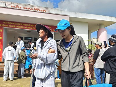 Để yêu thương nối dài đến vùng lũ ở Đắk Lắk