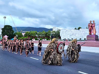 Để không gian văn hóa cồng chiêng “đại ngàn chạm biển xanh”