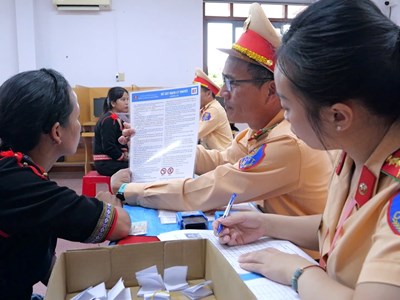 Linh hoạt để người dân vùng khó có giấy phép lái xe