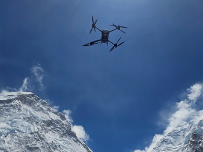 Sẵn sàng máy bay không người lái cung cấp hàng tiếp tế cho du khách