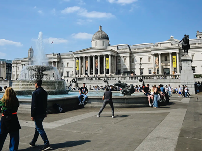 Kinh tế Anh bất ngờ có tín hiệu khởi sắc tích cực