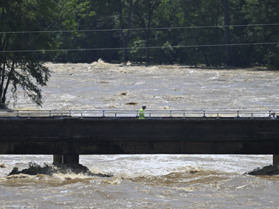 Nước Mỹ chứng kiến mùa hè mưa bão và lũ lụt: Lý do đằng sau?
