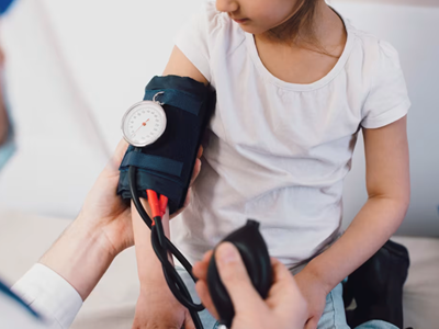 Tỉ lệ huyết áp cao ở trẻ em đã tăng gần gấp đôi trong 20 năm