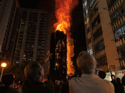 Thương vong gia tăng trong vụ cháy lớn chung cư Hong Kong (Trung Quốc)