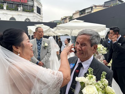 Nguyên vẹn xúc cảm trong Ngày hạnh phúc