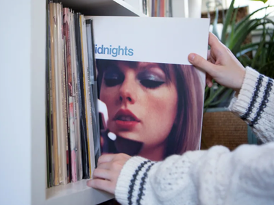 Đĩa than “hồi sinh” thoả mãn đam mê sưu tầm của Gen Z