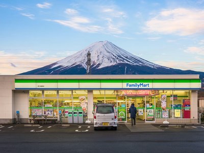 Khi cửa hàng tiện lợi trở thành điểm đến du lịch hấp dẫn ở Nhật Bản
