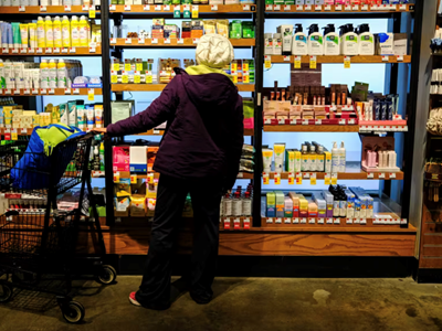 Niềm tin của người tiêu dùng Mỹ giảm xuống mức thấp nhất kể từ năm 2014