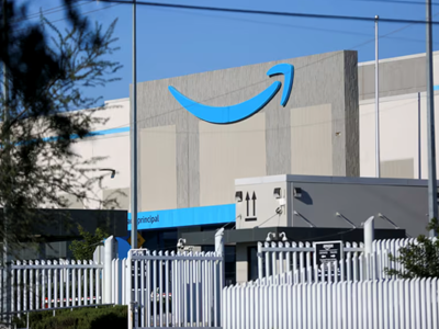 Amazon sa thải 16.000 nhân viên trong cuộc đua trí tuệ nhân tạo ngày càng gay cấn