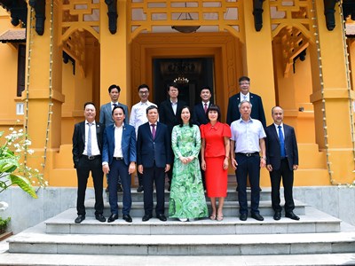 Phát huy vai trò kiều bào gắn kết cộng đồng người Việt