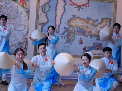  Lan toả tinh thần hội nhập quốc tế
