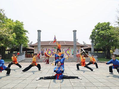 Du lịch “trốn” nắng dịp lễ 30.4-1.5