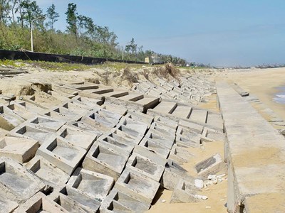 Bộ Kế hoạch và Đầu tư phản hồi đề nghị hỗ trợ xây dựng kè chống sạt lở bờ biển Tam Thanh