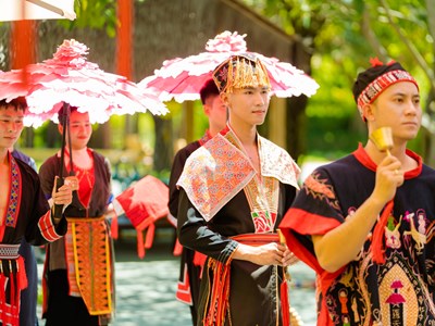 Mang Tây Bắc về miền xuôi xứ Quảng 