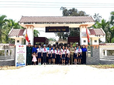 Huyền thoại Mẹ - Tượng đài bất tử