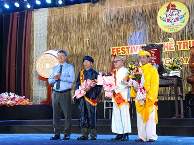 Tôn vinh 54 nghệ nhân và thợ giỏi 