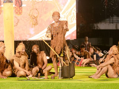 Người Cơ Tu cúng đất lập làng 