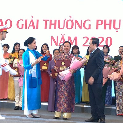 Ngày Phụ nữ Việt Nam 20.10: Nước mắt Mẹ không còn - Anh 4