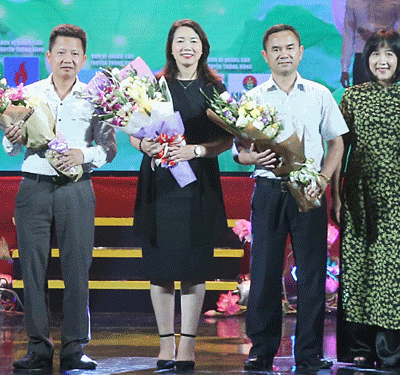 Quà tháng Năm dâng Người: “Cảm ơn chương trình đã mang đến cho chúng tôi những cảm xúc thật đẹp” - Anh 4