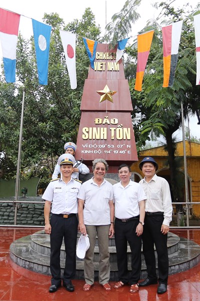 Nhớ lần ra thăm Trường Sa của nhạc sĩ Phó Đức Phương - Anh 3