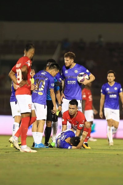 Tiền vệ Đỗ Hùng Dũng bị chấn thương nặng, nghỉ thi đấu dài hạn - Anh 1