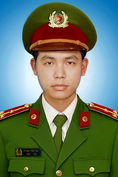 Thủ tướng đề nghị  truy tặng Huân chương Chiến công cho Thượng úy công an hy sinh khi đang làm nhiệm vụ phòng, chống dịch - Anh 2