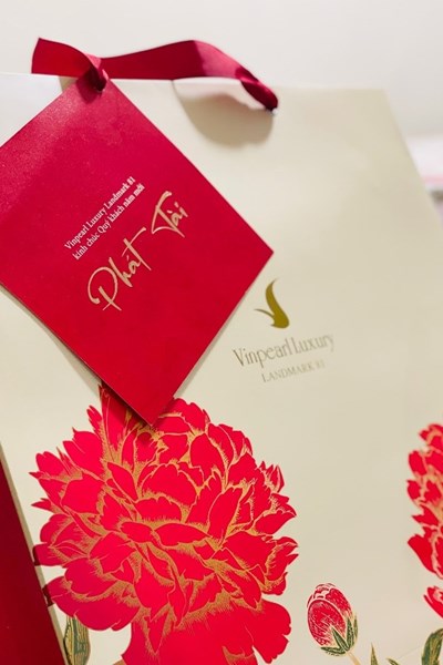 Món quà đón năm mới thịnh vượng từ Vinpearl Luxury Landmark 81 và Almaz - Anh 1
