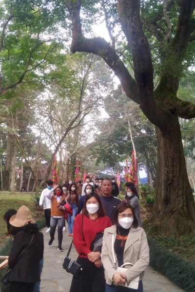 Dòng người đổ về Lam Kinh lễ đầu năm Nhâm Dần - Anh 1