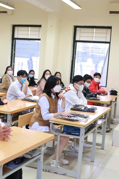 Bộ GD&ĐT: Đảm bảo an toàn cho học sinh khi mở cửa trường học - Anh 3