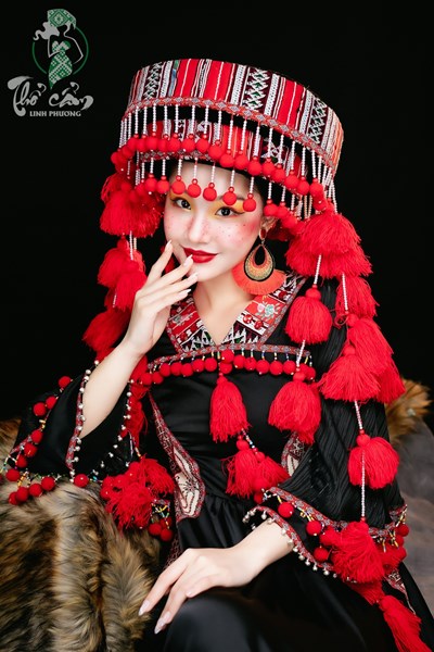 Fashion show Em Tây Bắc của NTK trẻ Linh Phương: Sắc màu thổ cẩm ấn tượng và tươi mới - Anh 3