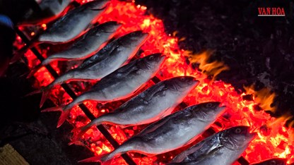 Những người phụ nữ giữ hồn đặc sản cá nướng vùng biển Hà Tĩnh