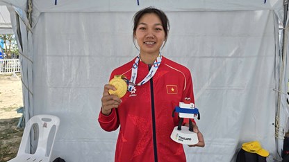 Tay chèo 19 tuổi Hồ Thị Duy giành HCV thứ tư cho Rowing Việt Nam 