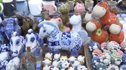 Thị trường hối hả những ngày cuối năm với đa dạng mẫu mã