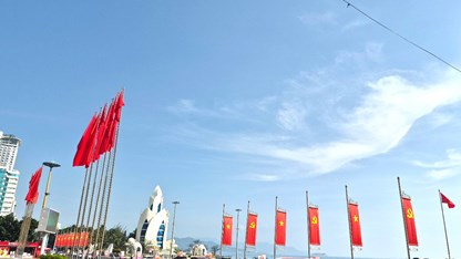 Khánh Hòa: Rực rỡ sắc cờ chào mừng Đại hội đại biểu toàn quốc lần thứ XIV của Đảng