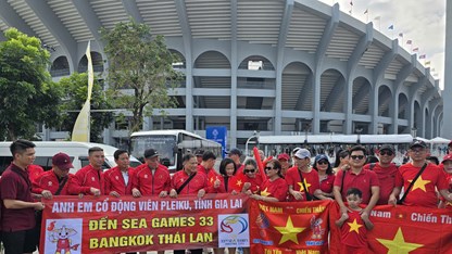 Từ mọi miền Tổ quốc, các CĐV Việt Nam “tiếp lửa” cho U22 Việt Nam trước trận gặp Malaysia