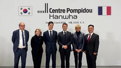 Tổng thống Pháp đến thăm bảo tàng Centre Pompidou Hanwha
