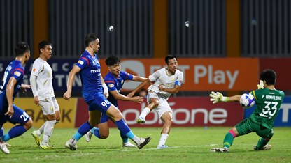 Highlight PVF-CAND vs Hà Nội: 4 bàn trong mưa lớn