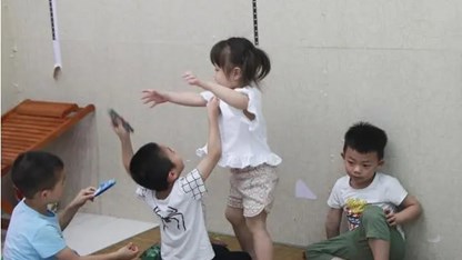 Con thông minh kiểu này thì bố mẹ nên cẩn thận hơn là vui mừng