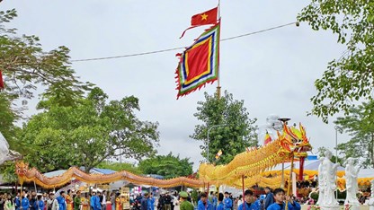 Ninh Bình: Nghiêm cấm cán bộ đi lễ chùa, lễ hội trong giờ hành chính