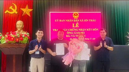 Cặp đôi có yếu tố nước ngoài đầu tiên đăng ký kết hôn ở xã biên giới Sín Thầu 