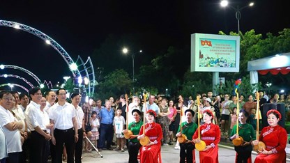 Phố đi bộ Hùng Vương: “Điểm hẹn” rộn ràng sắc màu văn hóa xứ Lạng