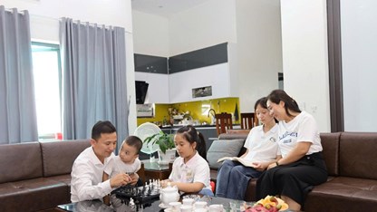 Chuyện nhà, chuyện làng