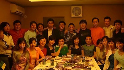 Họp lớp 30 người, lớp trưởng âm thầm trả hơn 100 triệu đồng tiền phát sinh: Sáng hôm sau, tin nhắn từ vợ anh khiến cả nhóm lặng người