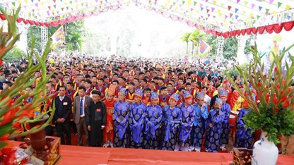 Về đền Măng Sơn trẩy hội, tưởng nhớ tam vị Đức Thánh Tản