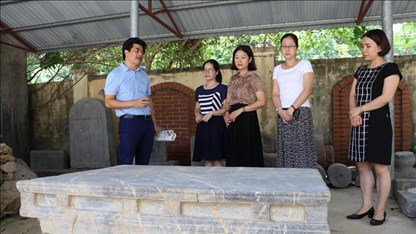 Phát hiện sập đá thời Lê Trung Hưng ở Ninh Bình