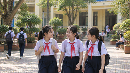 Gia đình có hai con gái được đề xuất hỗ trợ: Điều cha mẹ cần biết sau những tranh luận