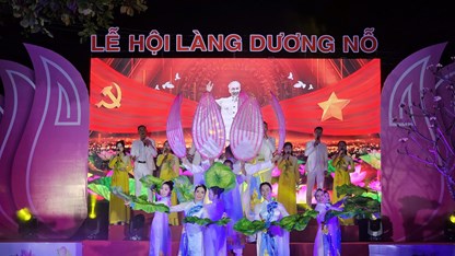 Khai hội làng Dương Nỗ - nơi gắn với thời niên thiếu của Chủ tịch Hồ Chí Minh
