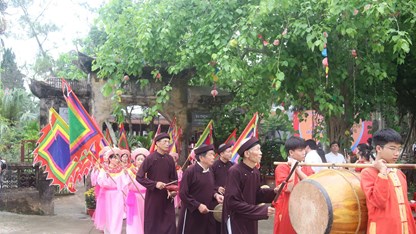 Trẩy hội đền Đức Thánh Cả giữa lòng làng cổ Đông Sơn
