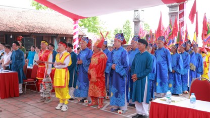 Trang trọng lễ hội tưởng niệm người đặt nền móng Quốc sử Việt Nam