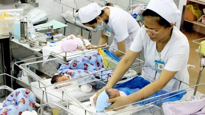 Từ 1.1.2027, phụ nữ ở tỉnh, thành phố có mức sinh dưới mức sinh thay thế được hỗ trợ tối thiểu 2 triệu đồng 